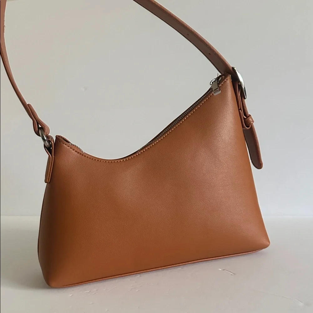 Elegant Tan Shoulder Bag